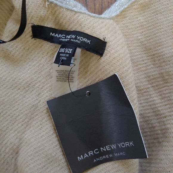 Andrew Marc Light Gray Flint Poncho Shawl Size Women's One Size NEW with Tags - Picture 7 of 10